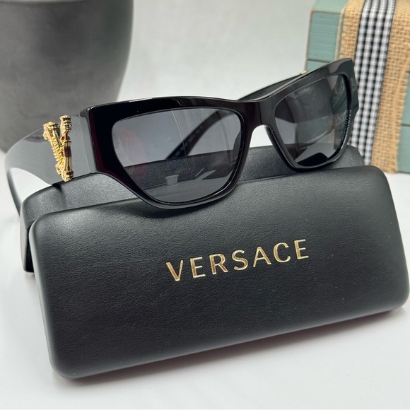 Versace Accessories - Versace Virtus Cat-Eye Sunglasses and Case in Black & Gold